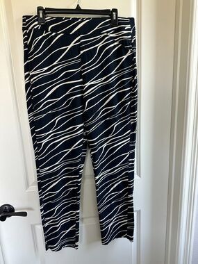 Chicos Travelers Crepe Pants Navy with Cream Wavy Lines Chico’s 2  (L/12)